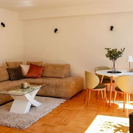 Nn Apartment Skopje Buitenkant foto