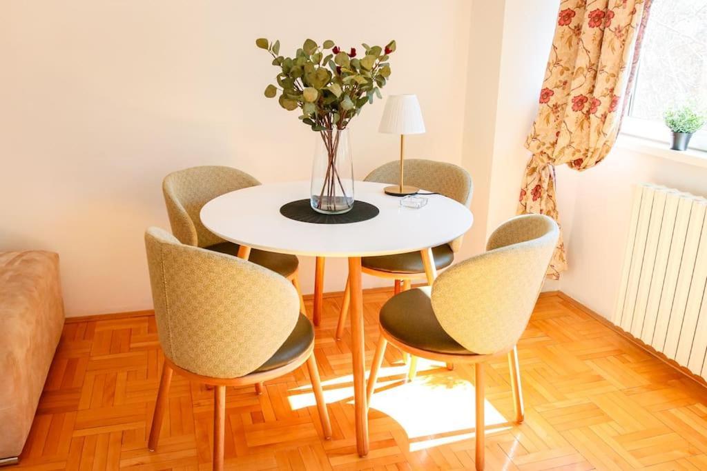 Nn Apartment Skopje Buitenkant foto